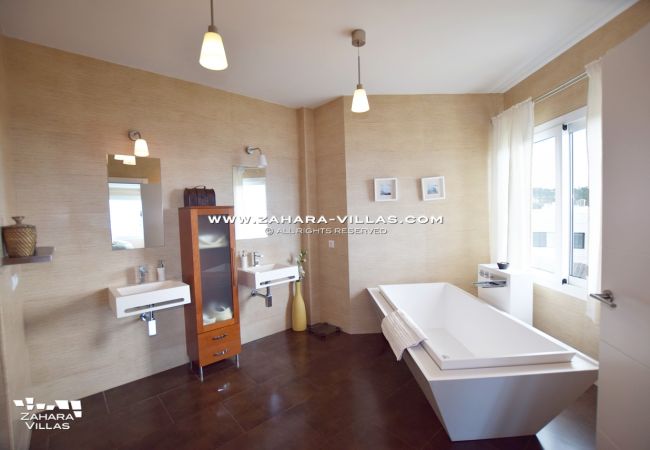 Amaranta - Baño Dormitorio Principal