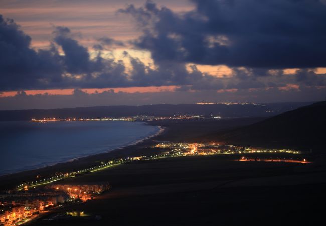 Hasta aquí hemos llegao - Costa de noche