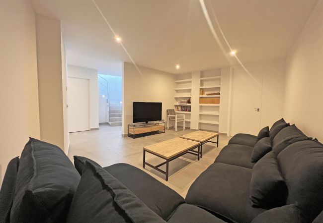 Azara G37 - Sala de estar en planta sotano