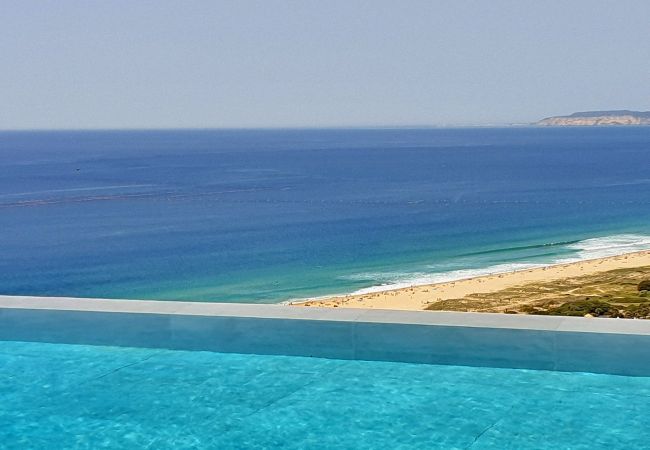 Azara G37 - Vistas al mar