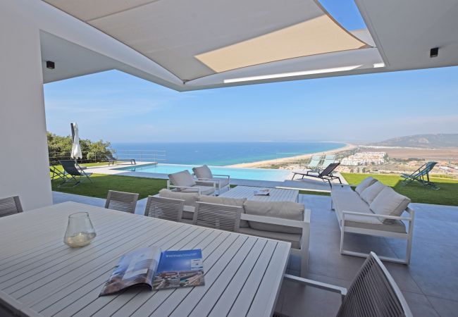 Azara G37 - Porche/terraza zona de piscina