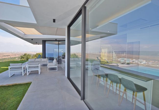 Azara G37 - Vista de cocina y porche