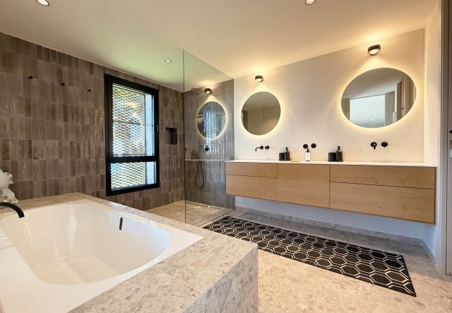 Adamar - Baño dormitorio principal - Ala derecha - Planta Baja