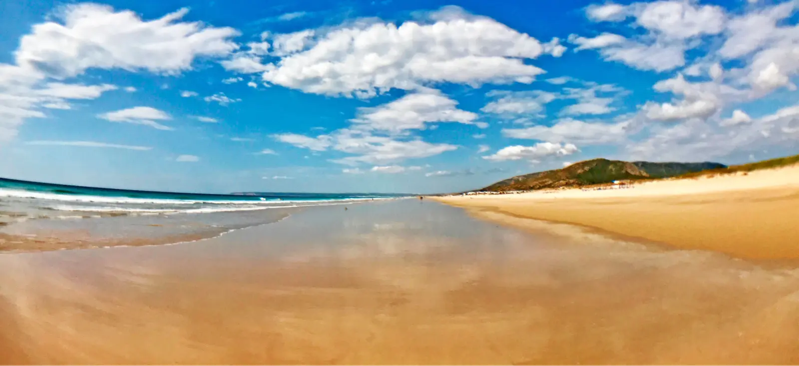 Qué playas ver en Zahara - Imagen panoramica de la playa