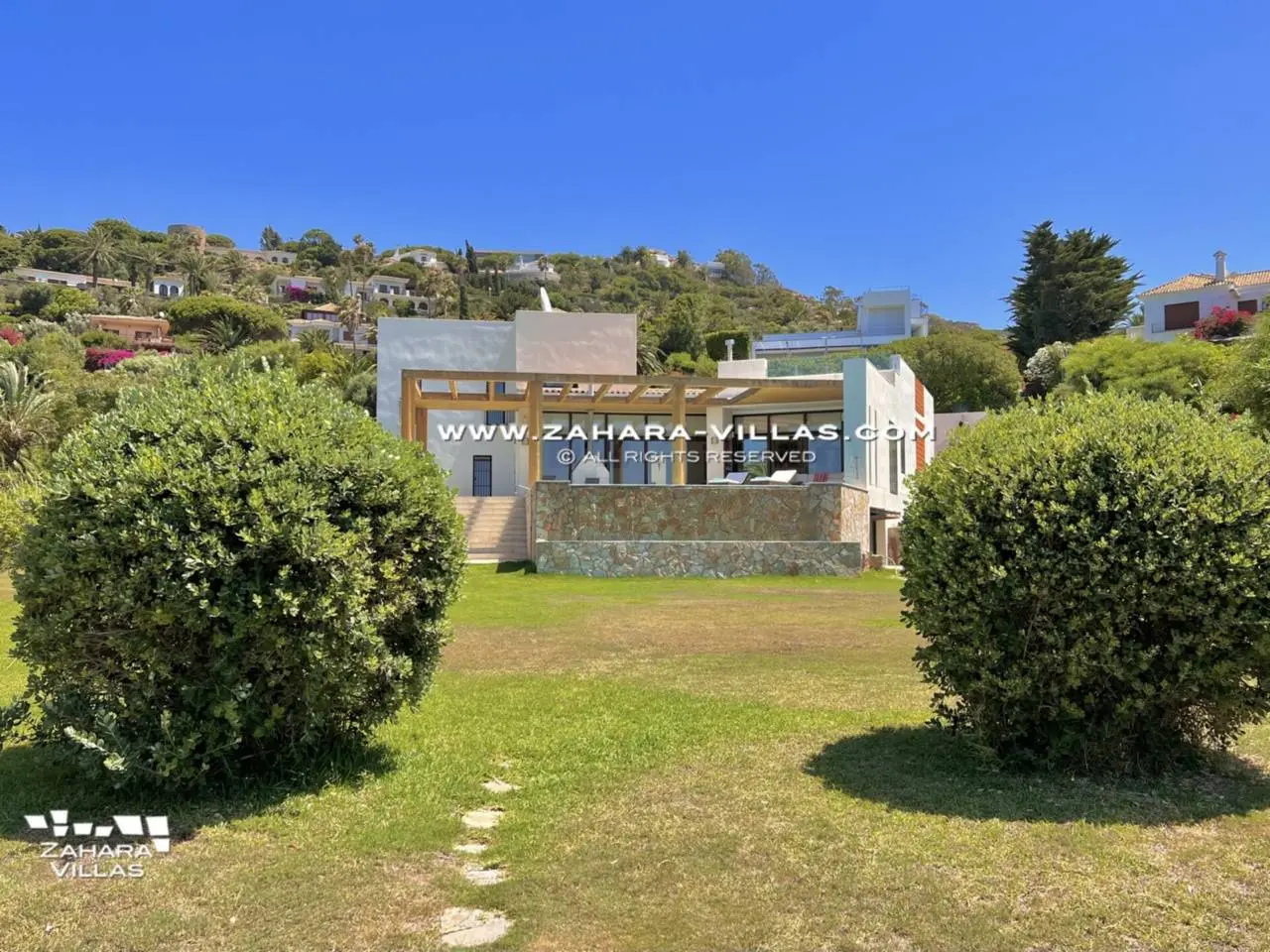 Imagen 9 de Chalet en primera línea de playa en venta en la Cala de los Alemanes, Atlanterra