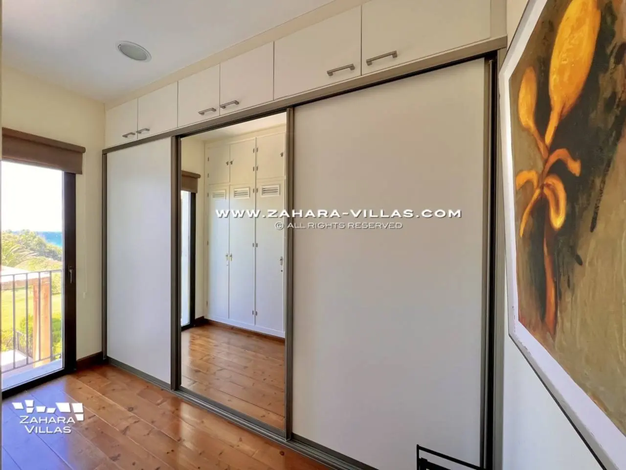 Imagen 32 de Chalet en primera línea de playa en venta en la Cala de los Alemanes, Atlanterra