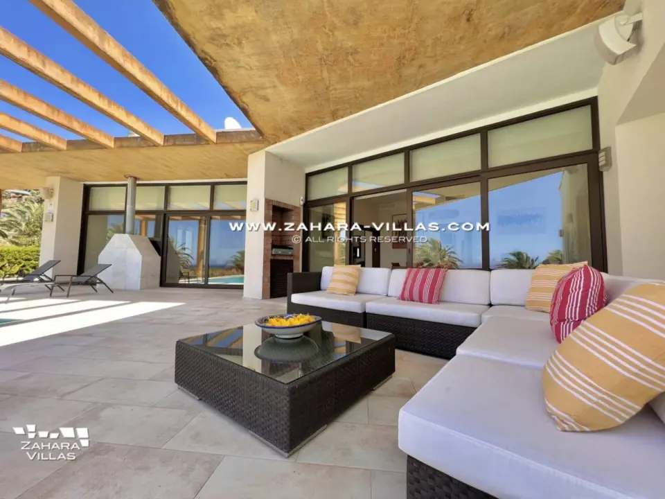 Imagen 17 de Chalet en primera línea de playa en venta en la Cala de los Alemanes, Atlanterra