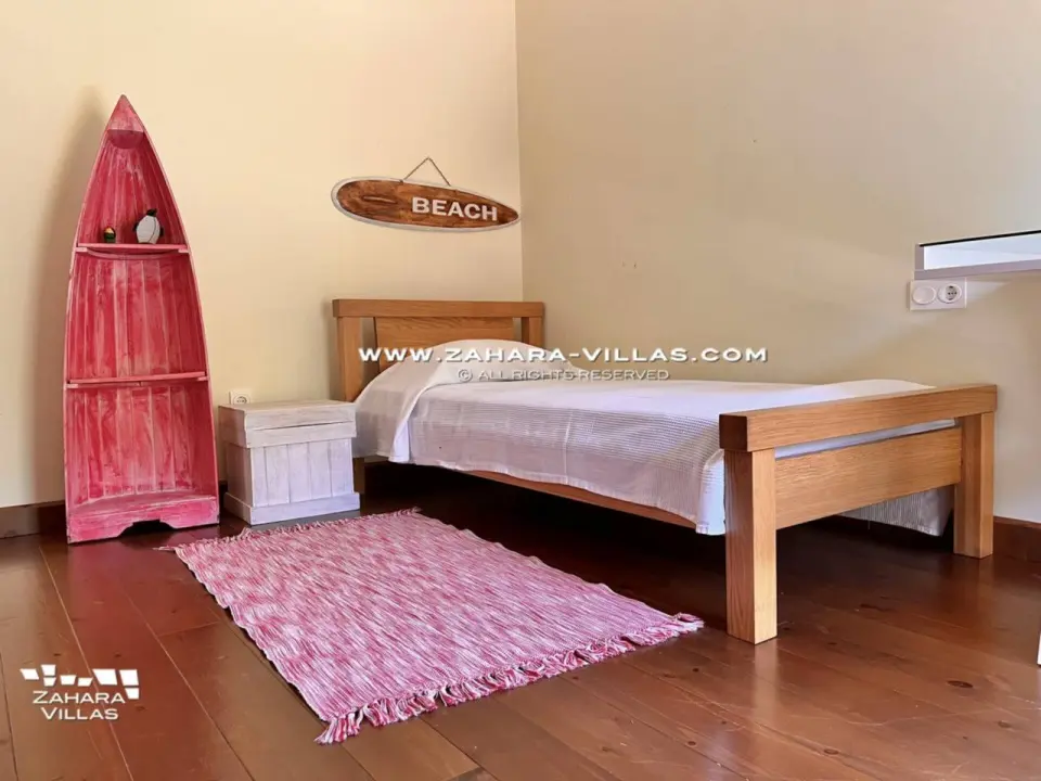Imagen 26 de Chalet en primera línea de playa en venta en la Cala de los Alemanes, Atlanterra