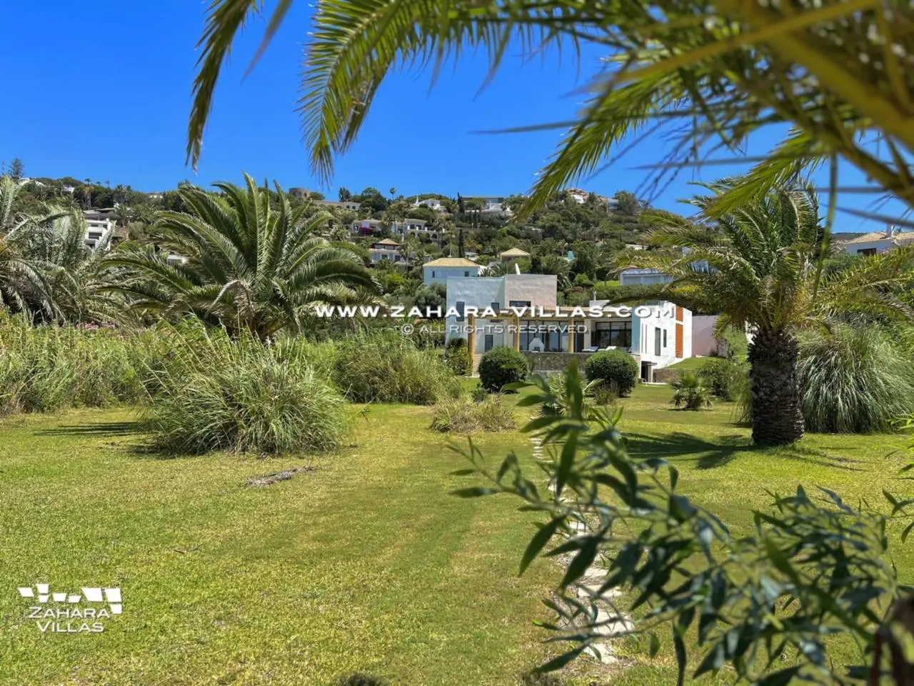 Imagen 3 de Chalet en primera línea de playa en venta en la Cala de los Alemanes, Atlanterra