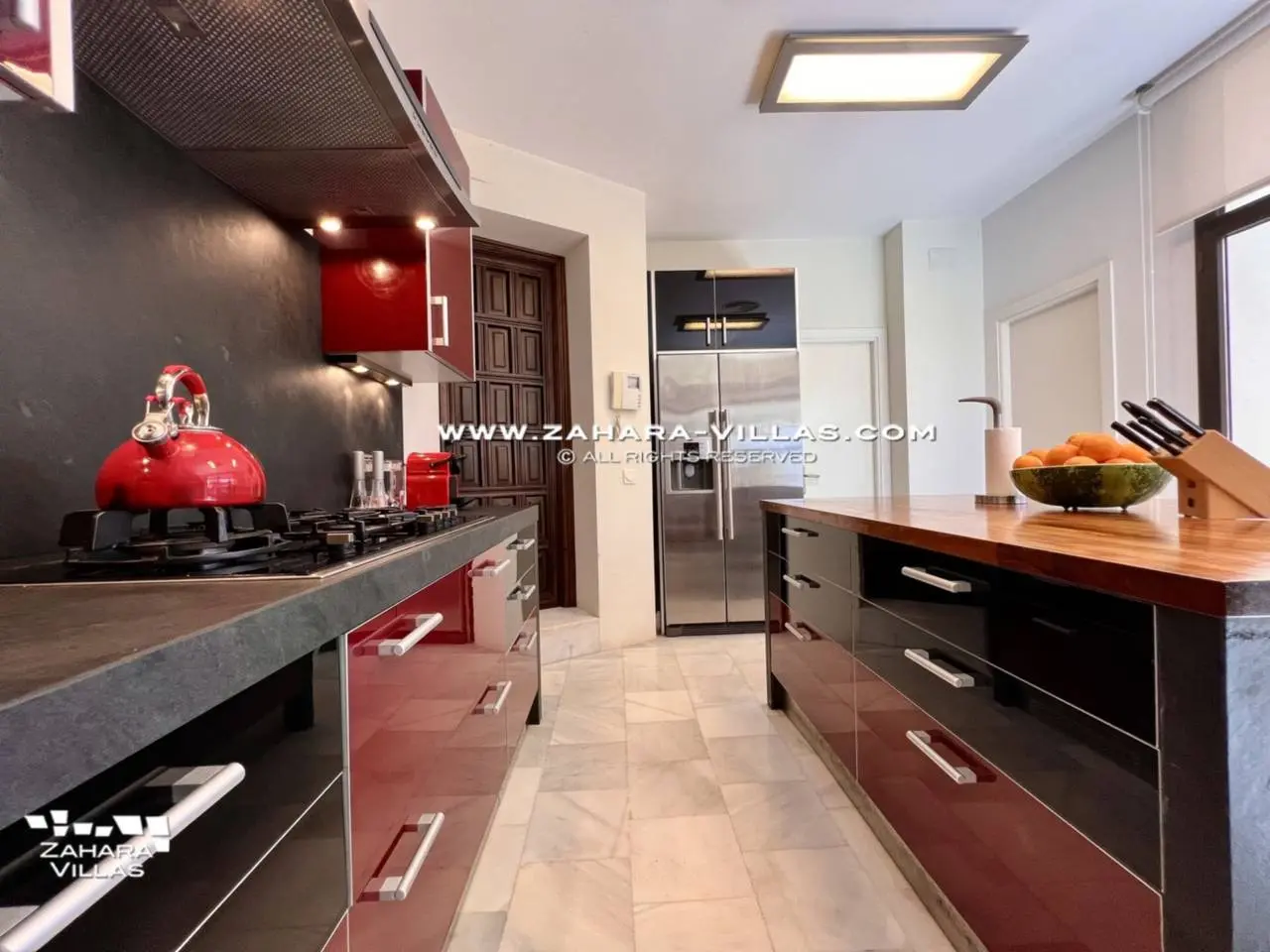 Imagen 20 de Chalet en primera línea de playa en venta en la Cala de los Alemanes, Atlanterra