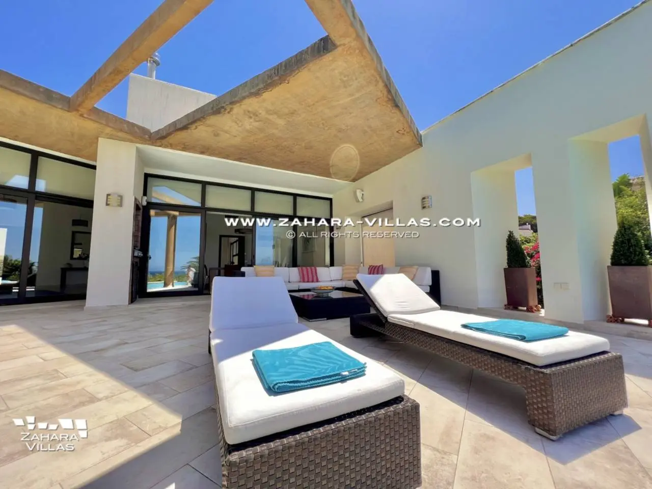 Imagen 19 de Chalet en primera línea de playa en venta en la Cala de los Alemanes, Atlanterra