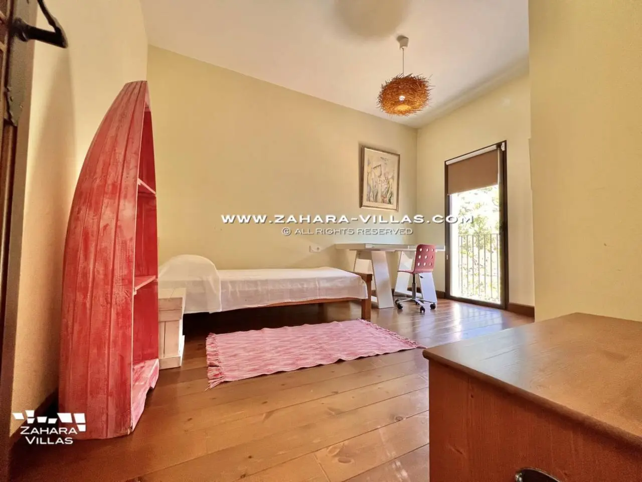 Imagen 25 de Chalet en primera línea de playa en venta en la Cala de los Alemanes, Atlanterra