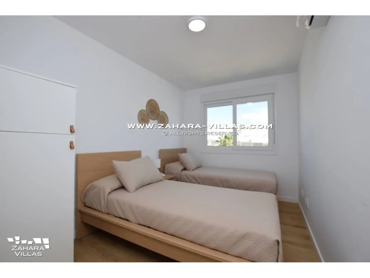 Imagen 18 de Newly Built Terraced House with Frontal Sea Views.