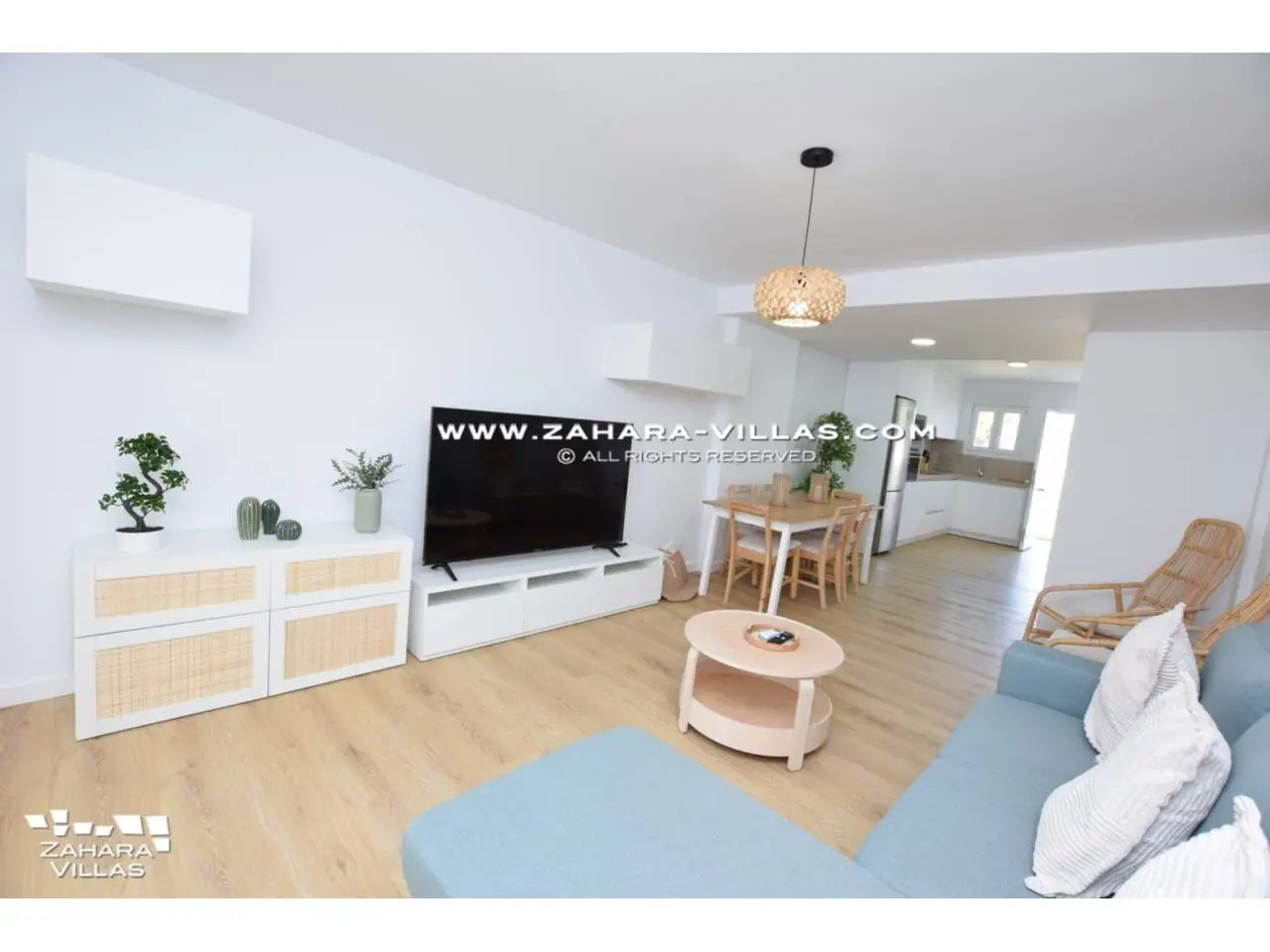 Imagen 11 de Newly Built Terraced House with Frontal Sea Views.