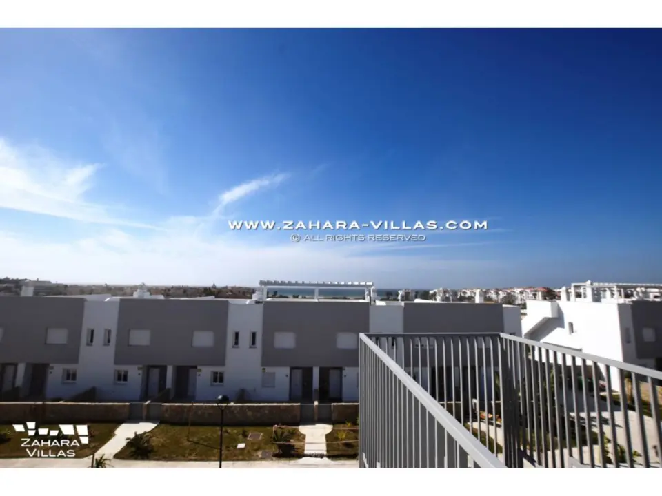 Imagen 35 de Newly Built Terraced House with Frontal Sea Views.
