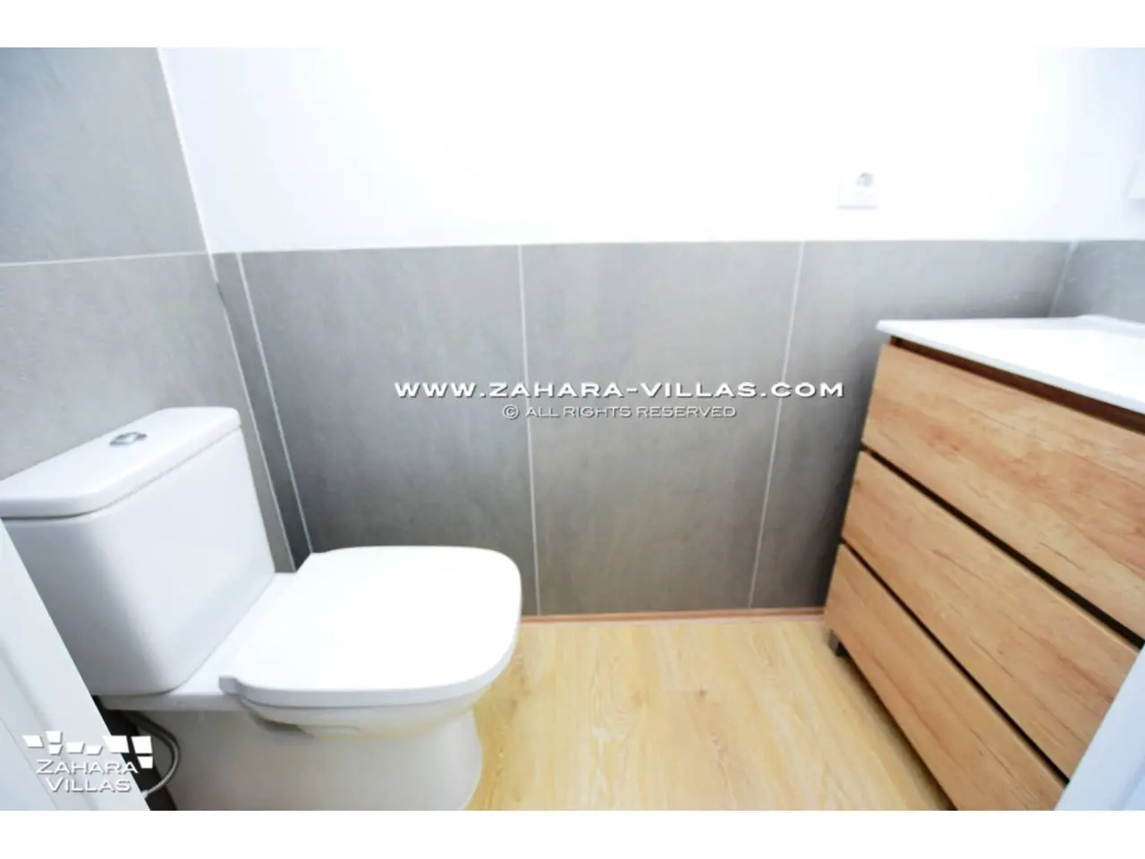 Imagen 13 de Newly Built Terraced House with Frontal Sea Views.