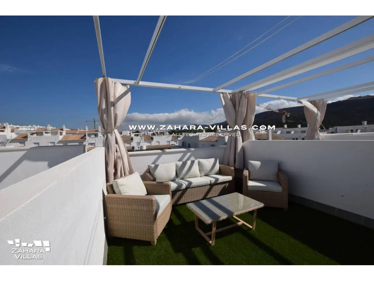 Imagen 38 de Newly Built Terraced House with Frontal Sea Views.
