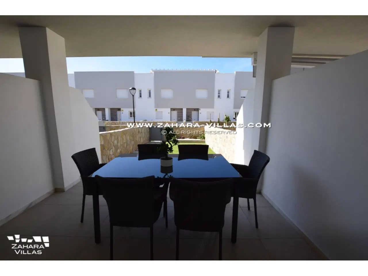 Imagen 15 de Newly Built Terraced House with Frontal Sea Views.