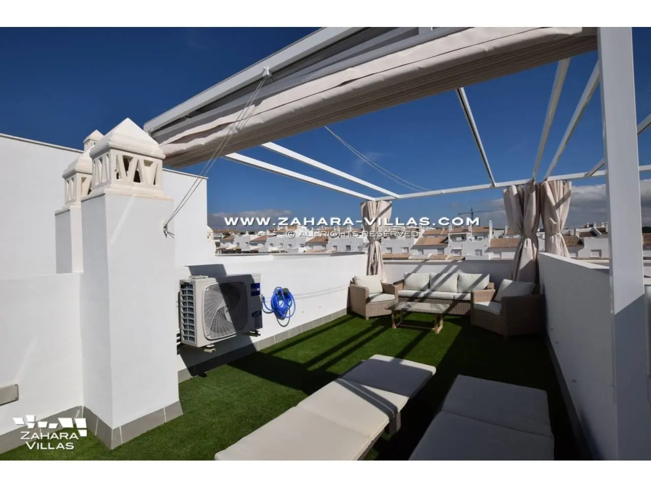 Imagen 37 de Newly Built Terraced House with Frontal Sea Views.