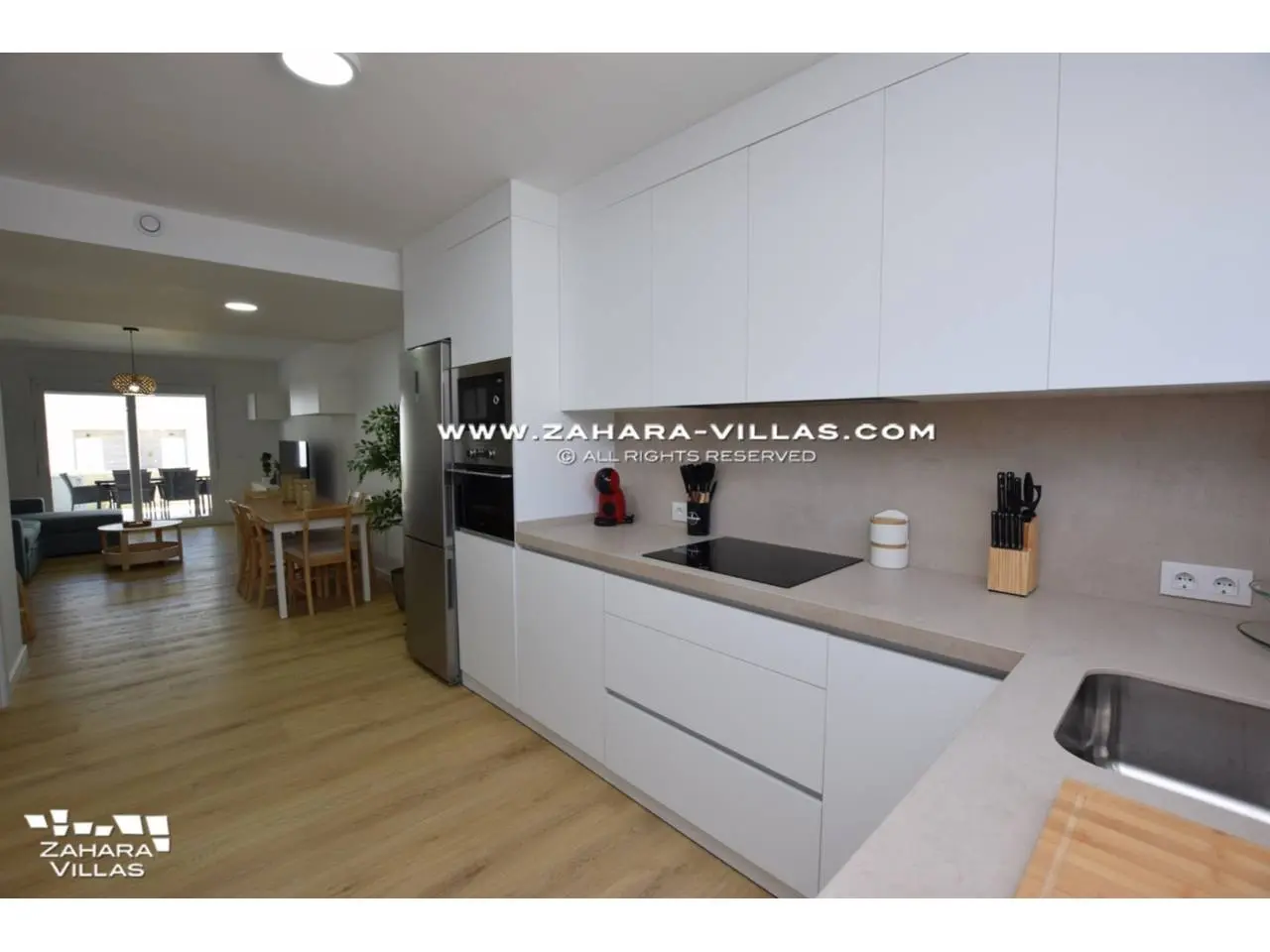 Imagen 6 de Newly Built Terraced House with Frontal Sea Views.