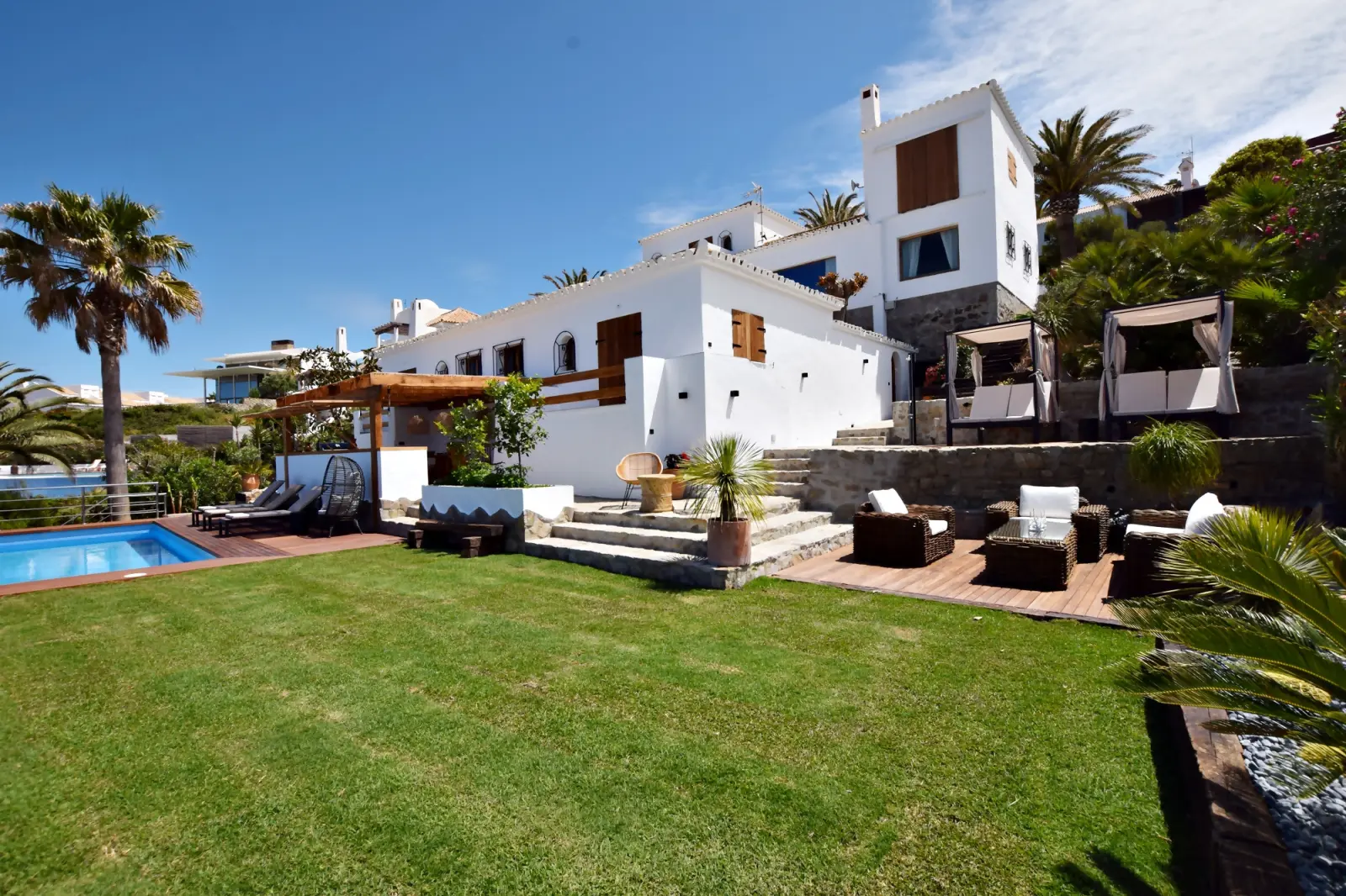 El Peñón - Fachada - Jardín y Piscina