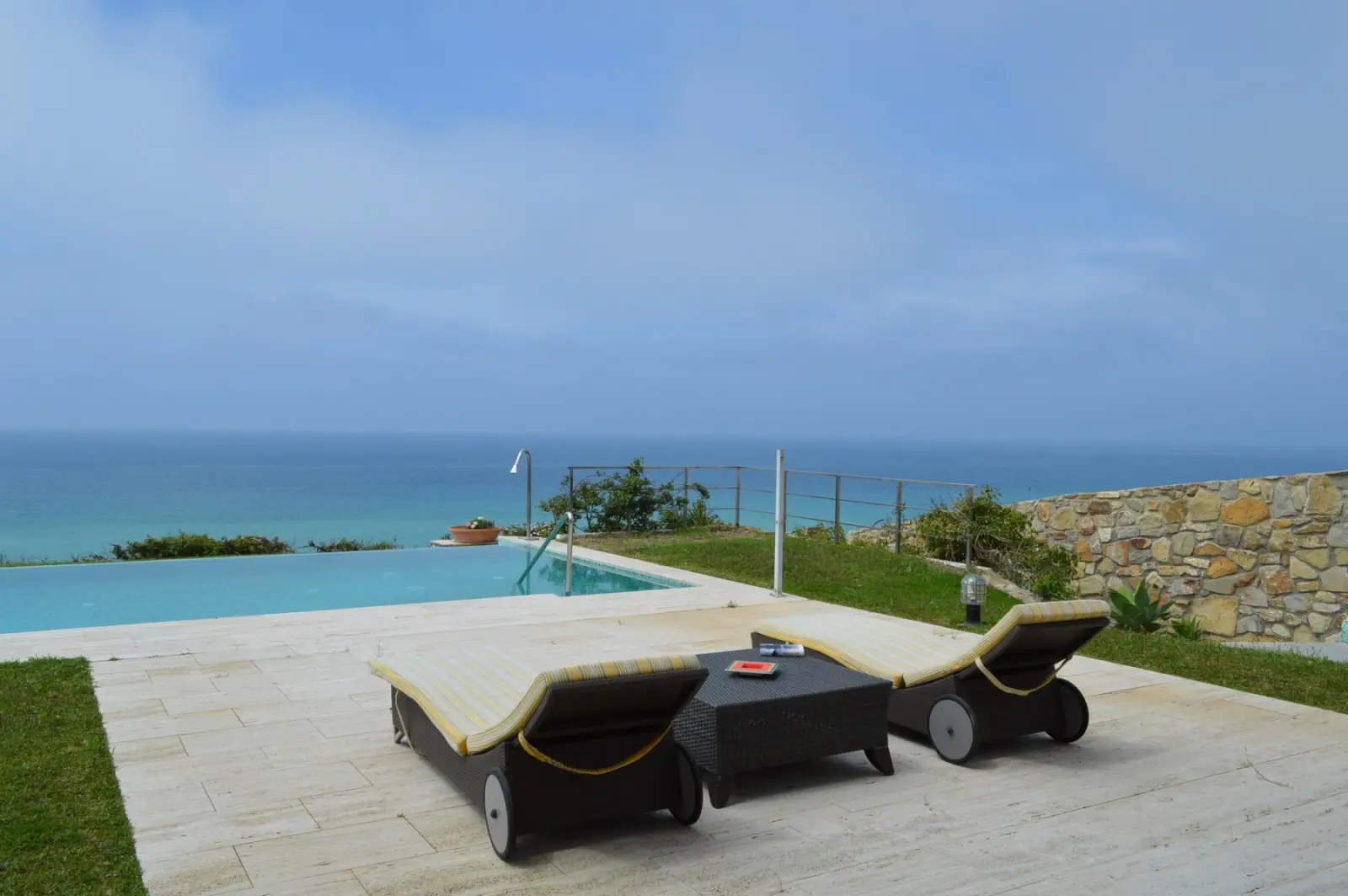 Sansoucci - Zona de descanso piscina