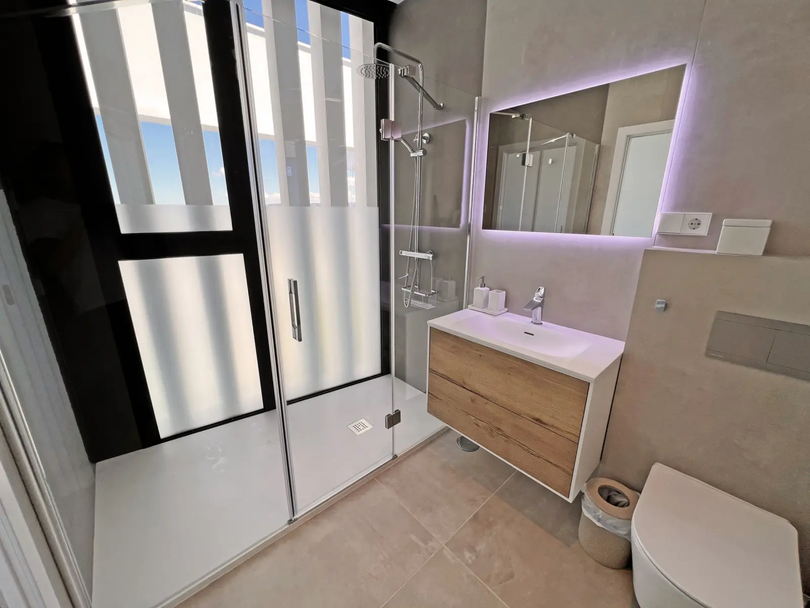 Azara G37 - Baño en suite - Dormitorio 3