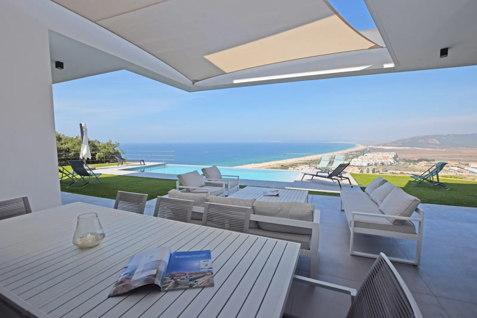 Azara G37 - Porche/terraza zona de piscina