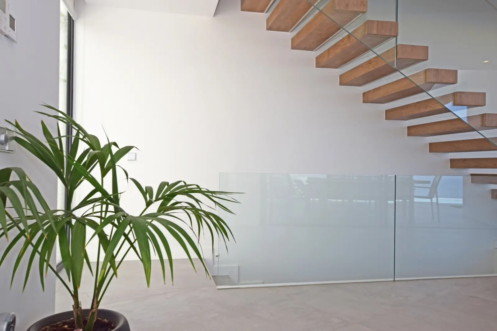 Azara G37 - Detalle escaleras