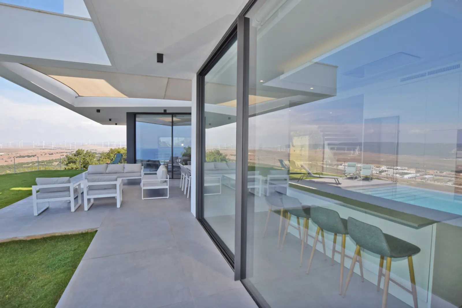 Azara G37 - Vista de cocina y porche