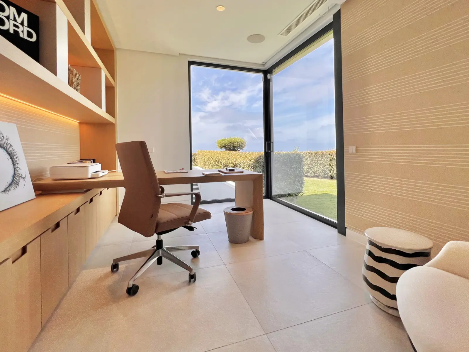 Entrefaros - Office
