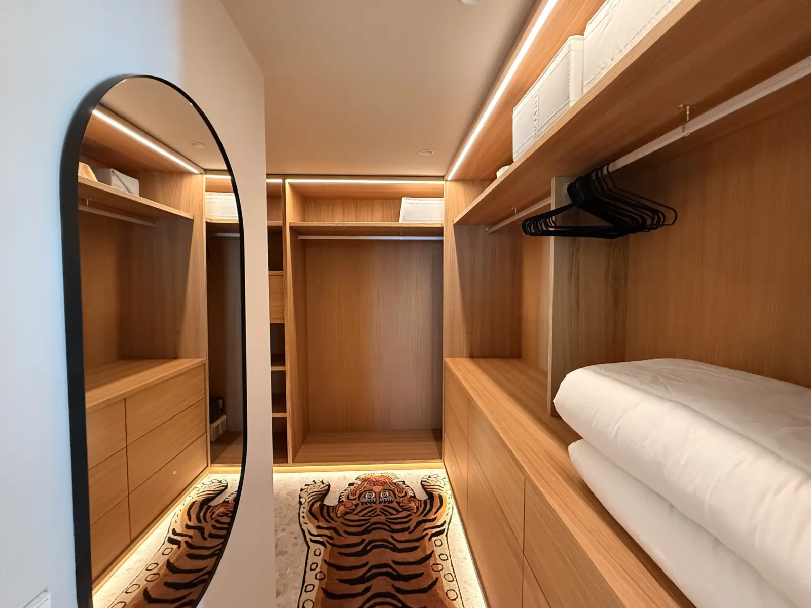 Adamar - Vestidor dormitorio principal - Ala derecha - Planta Baja