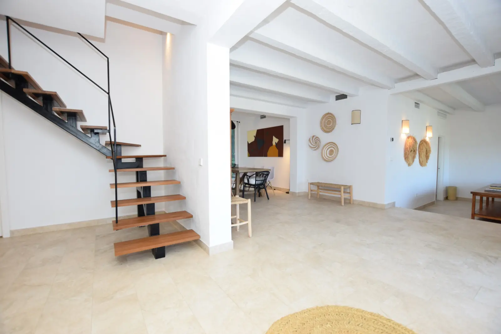 La Risa - Hall-Escalera