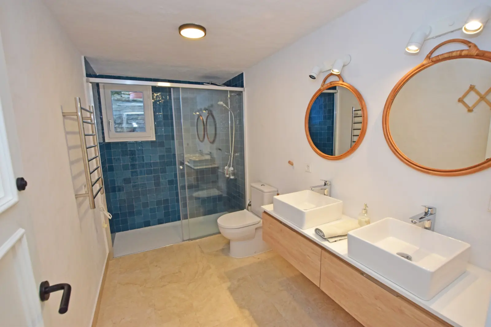 La Risa - Dormitorio5-baoensuite
